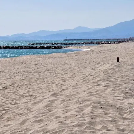 A Few Steps From The Med Appartamento